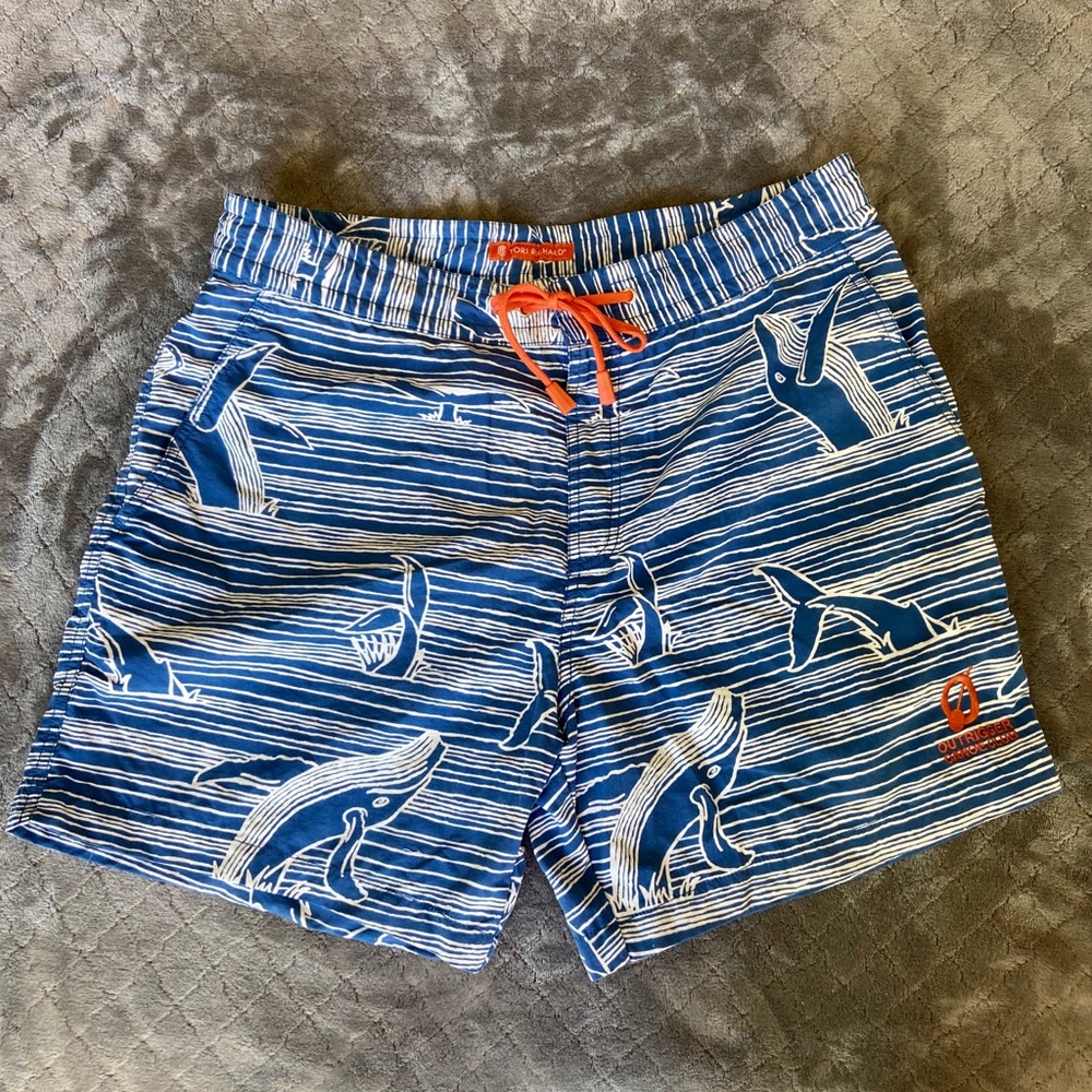 Men’s Tori Richard & Outrigger Canoe Club shorts